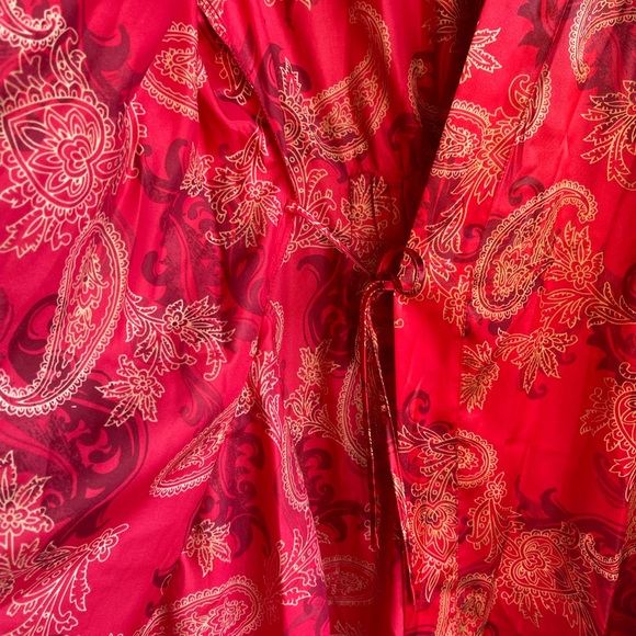 Morgan Taylor robe - Picture 6 of 6